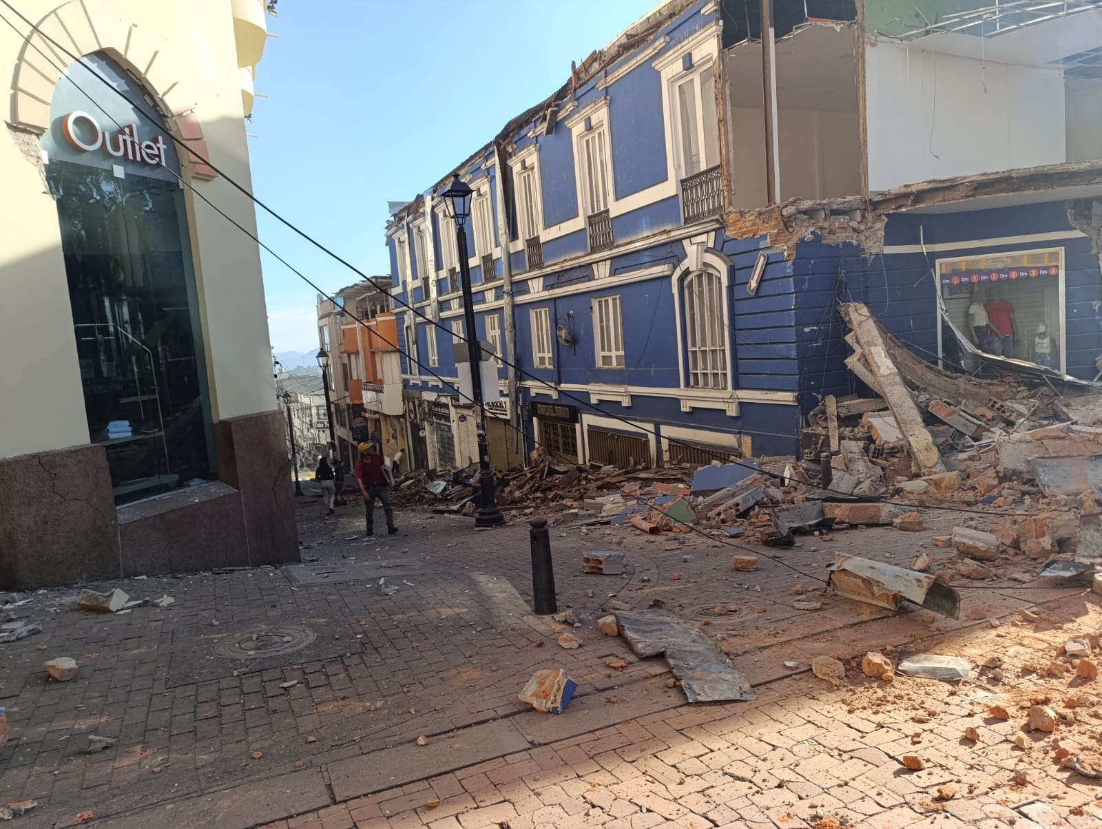 Un fuerte terremoto de magnitud 7,4 sacudió Colombia este lunes a las 7:34 a. m., con epicentro en San José del Palmar, Chocó