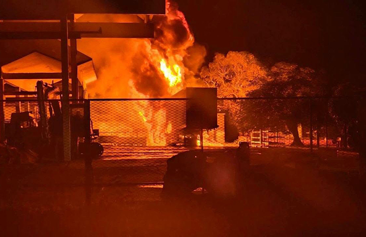Incendio en tanque de combustible en Manzanillo. Foto: ACN