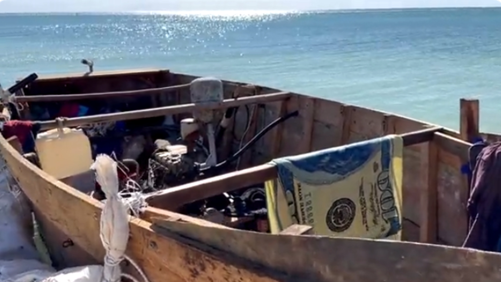 19 balseros cubanos logran llegar a Florida en bote de madera