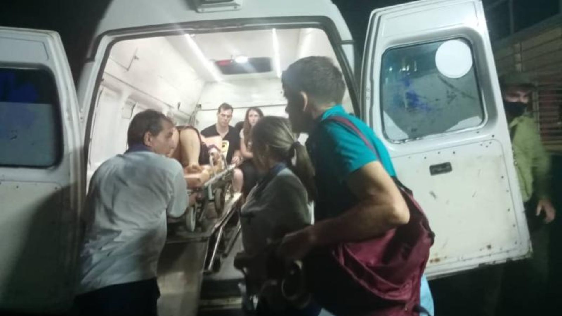 Accidente en el centro de Cuba deja a 10 turistas y 3 cubanos lesionados