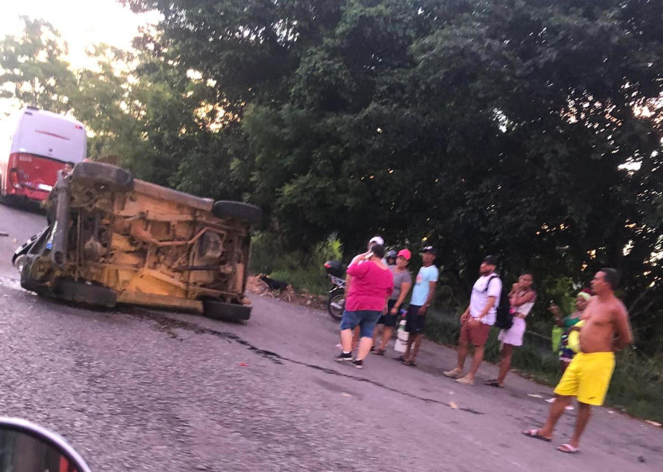 Accidente mortal en Autopista Nacional entre un óminbus, un carro y una carreta de bueyes