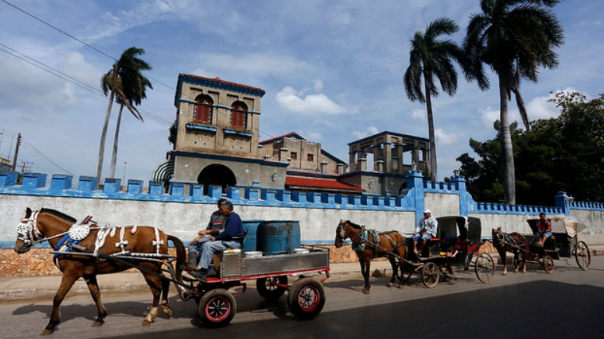 Adolescente cubana de 15 años muere por caída de un ómnibus