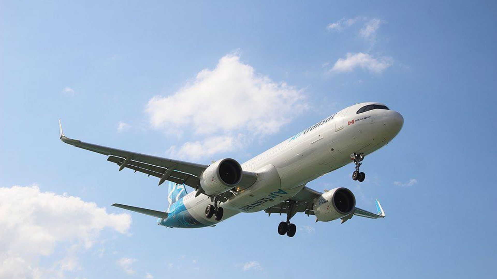 Aerolínea canadiense Air Transat reanuda vuelos a La Habana pese a crisis en la isla