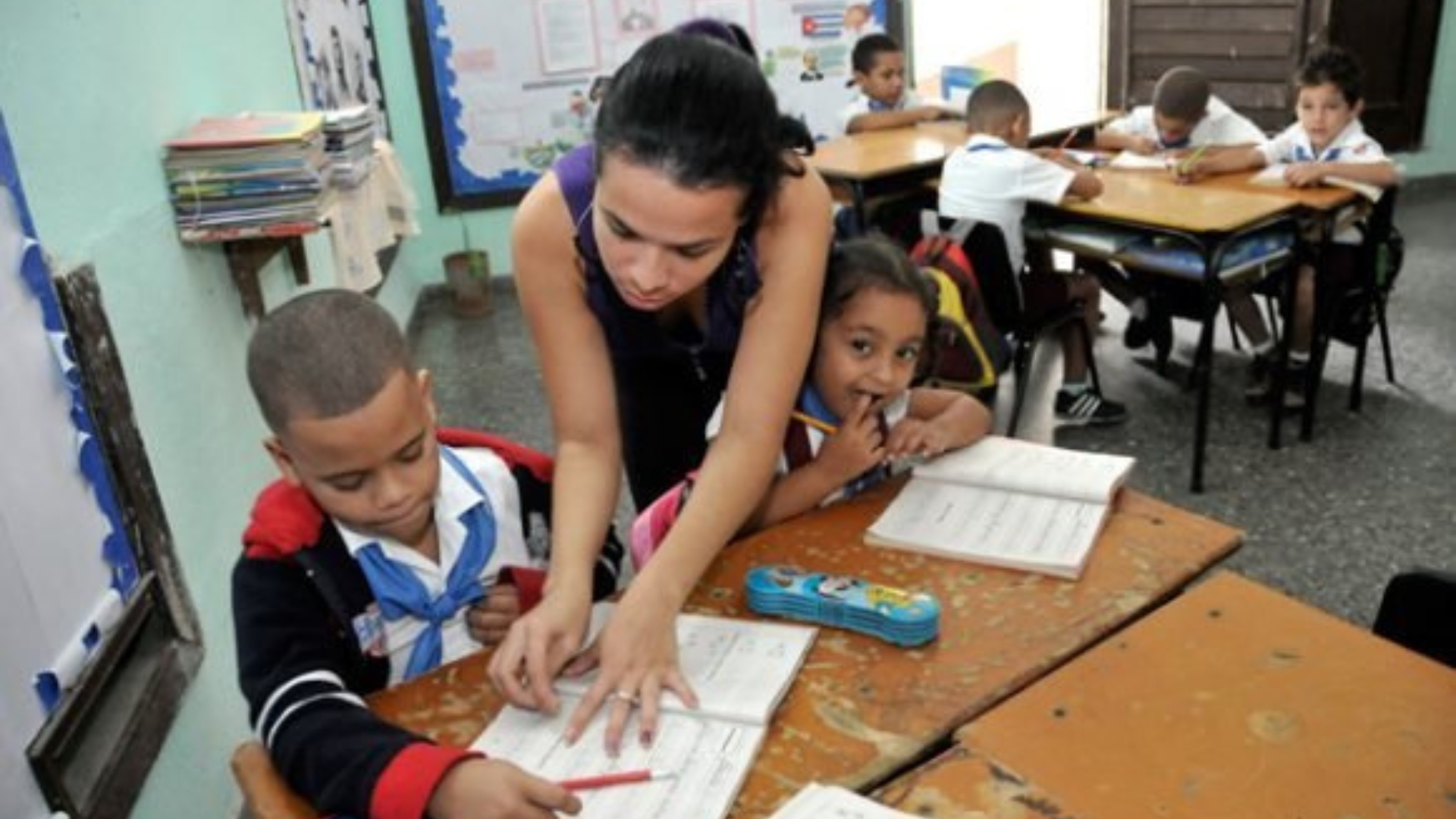 Ajustan horarios de clases en Cuba por los constantes apagones
