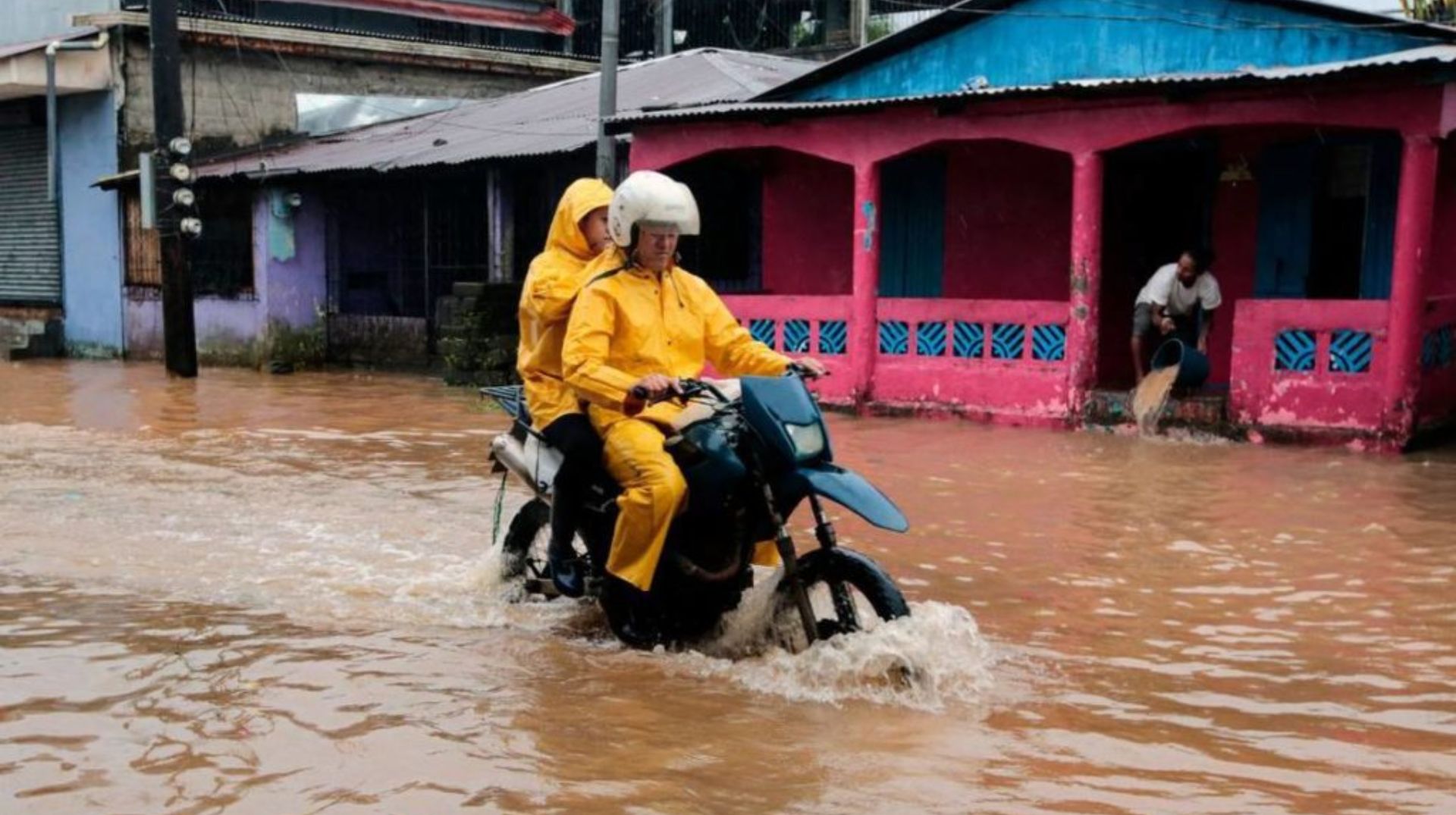 Al menos 4 muertos en Centroamérica por tormenta tropical Julia