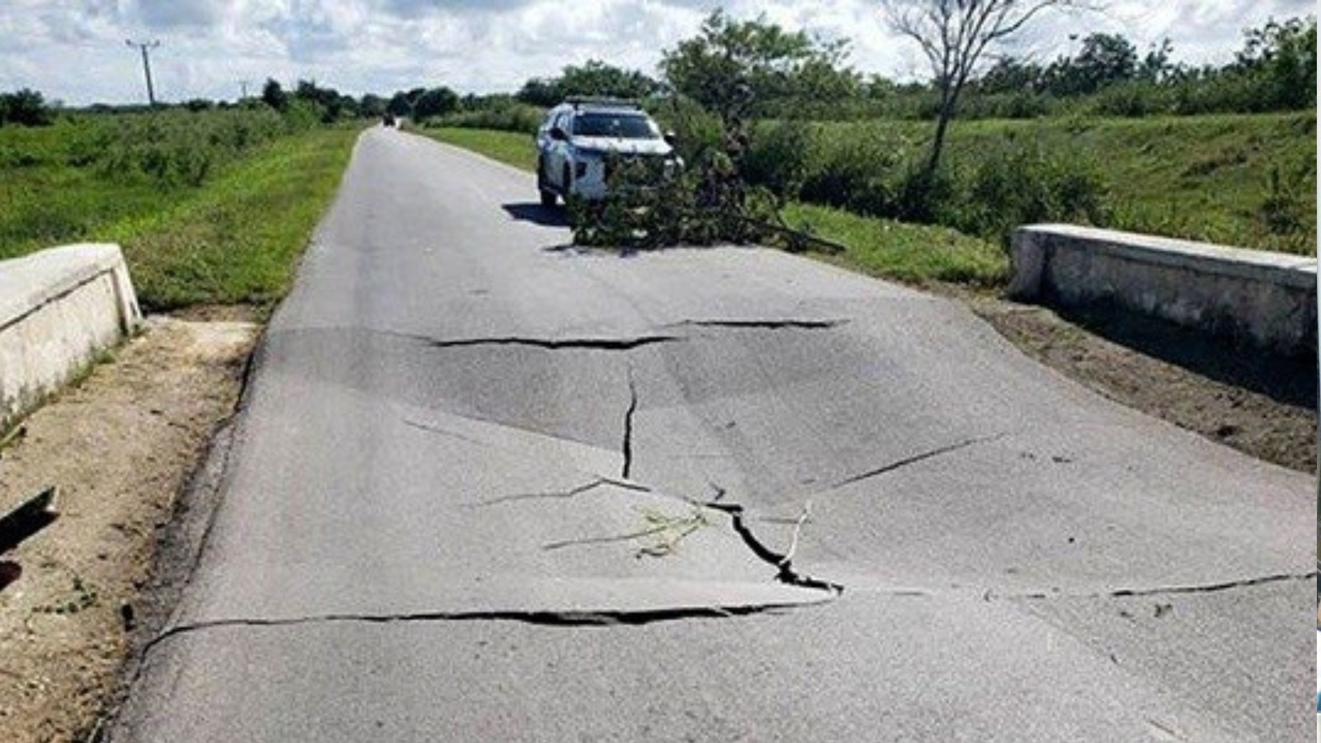 Alcantarilla destruye un tramo de la carretera Holguín-Moa 