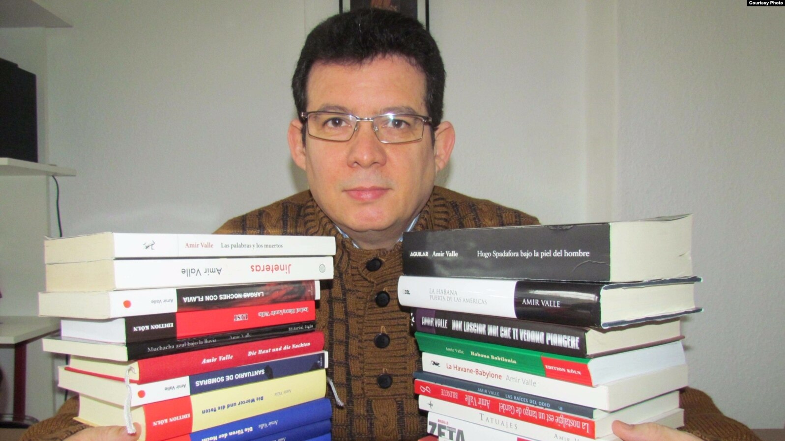 Amir Valle: “El aporte de la diáspora a la cultura cubana es una proeza de resistencia” 
