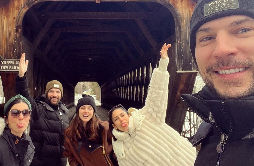 Ana de Armas y su novio, Paul Boukadakis, en vacaciones de ensueño en Vermont