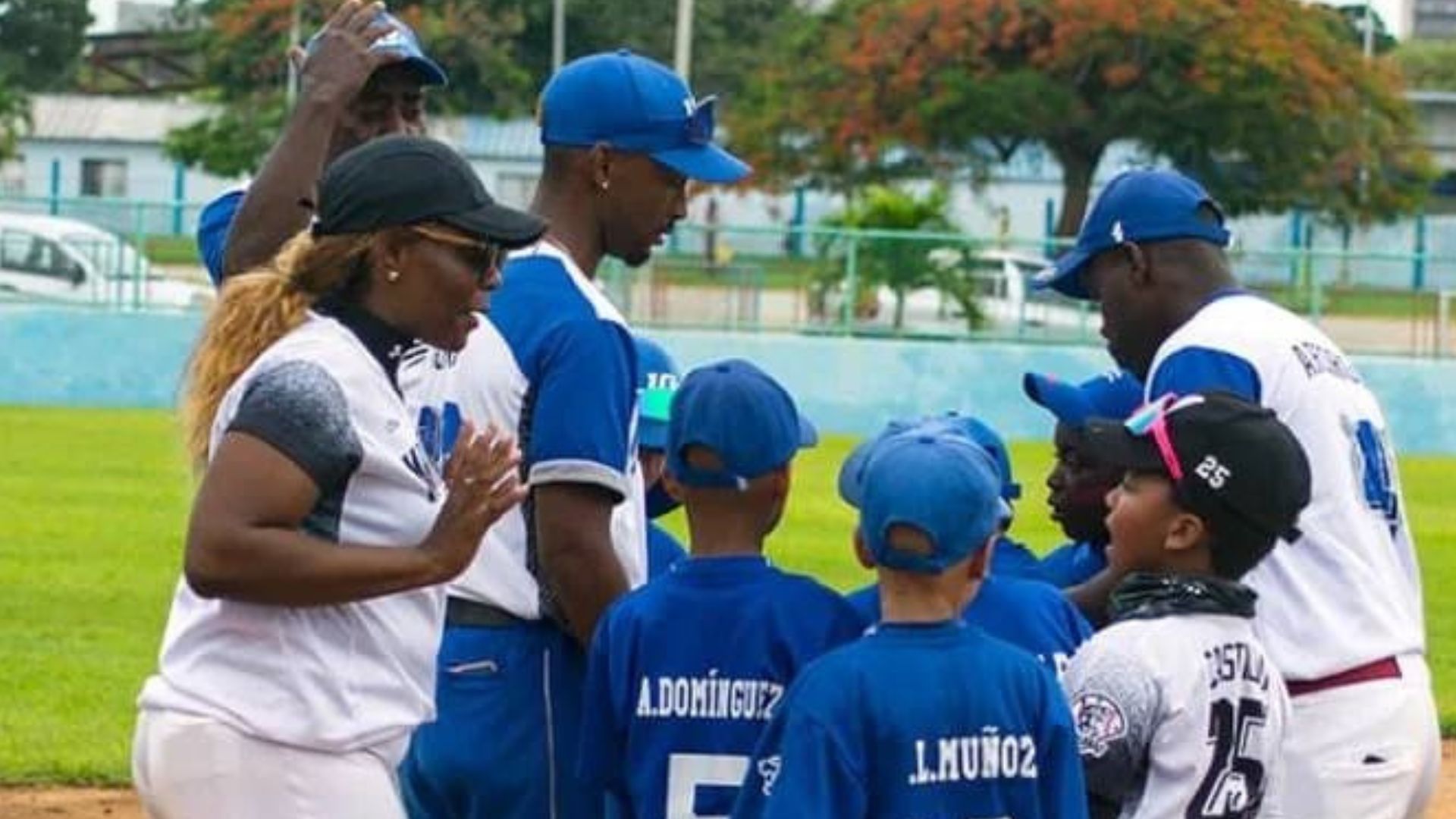 Annie Fonseca califica como “pesadilla” su experiencia como directora en un equipo de béisbol masculino en Cuba 