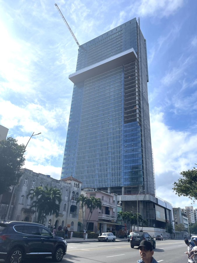 Anuncian inauguración de polémico hotel de la Torre K 