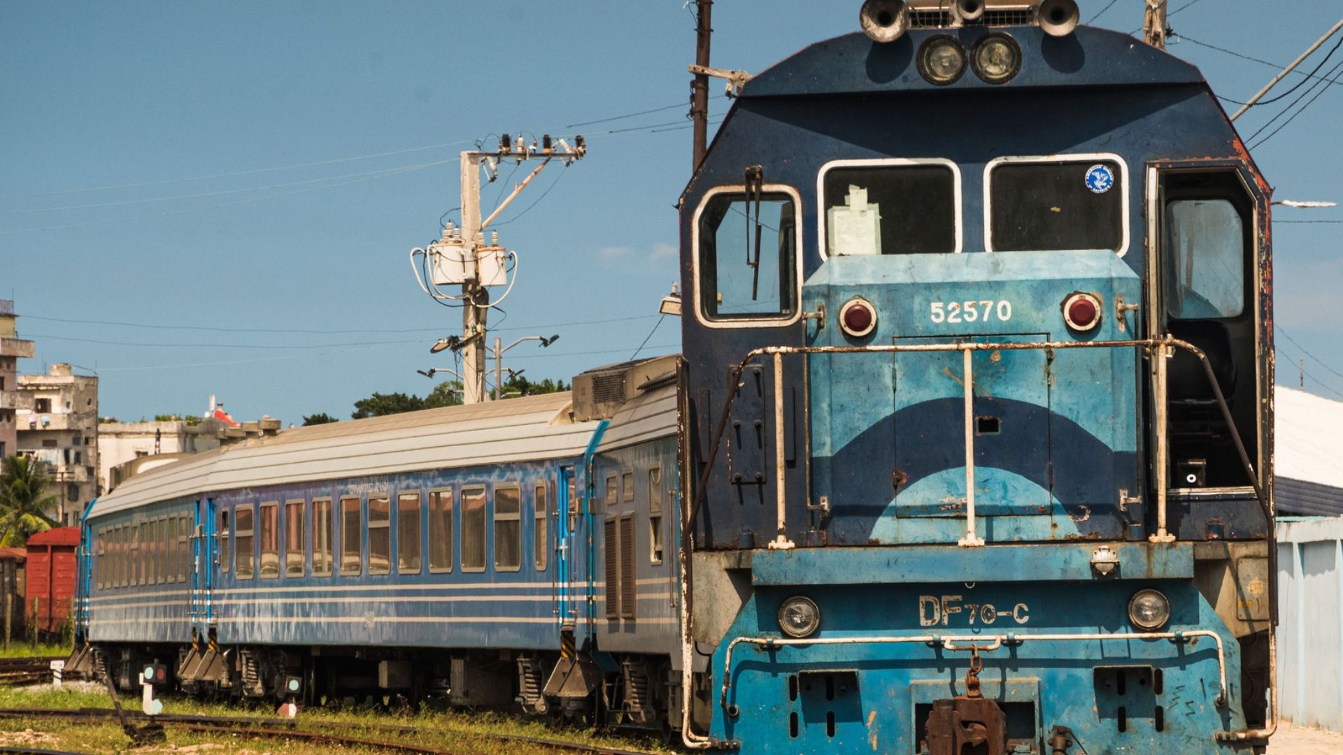 Anuncian reanudación “paulatina” de la transportación en Cuba 