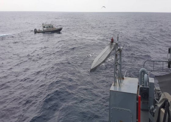 Armada de Colombia intercepta un narcosubmarino secreto con cocaína desplegado por los cárteles de la droga