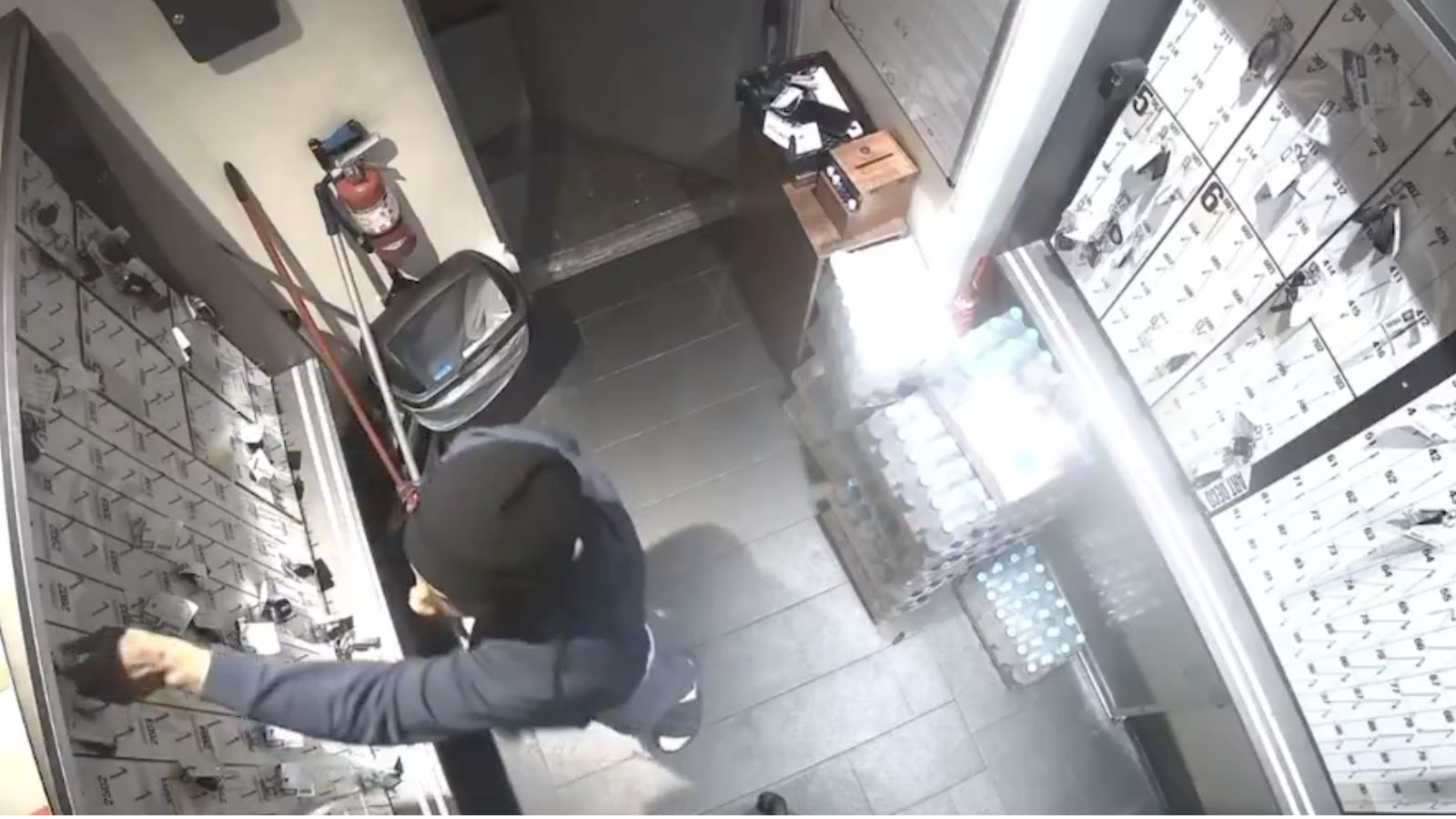 Arrestan a sospechoso de robar autos de lujo en hotel de Miami Beach