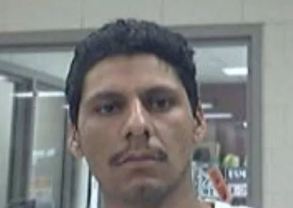Arrestan al acusado por la masacre de Texas, que habia sido deportado 4 veces