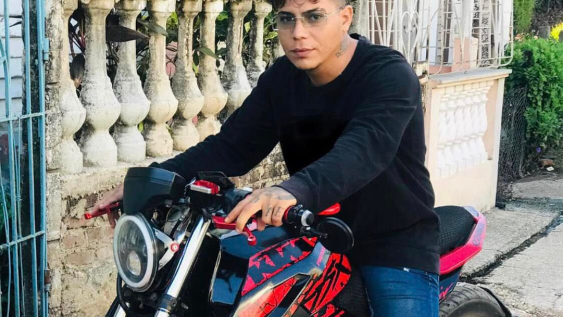 Asaltan a cubano para robarle moto en Holguín