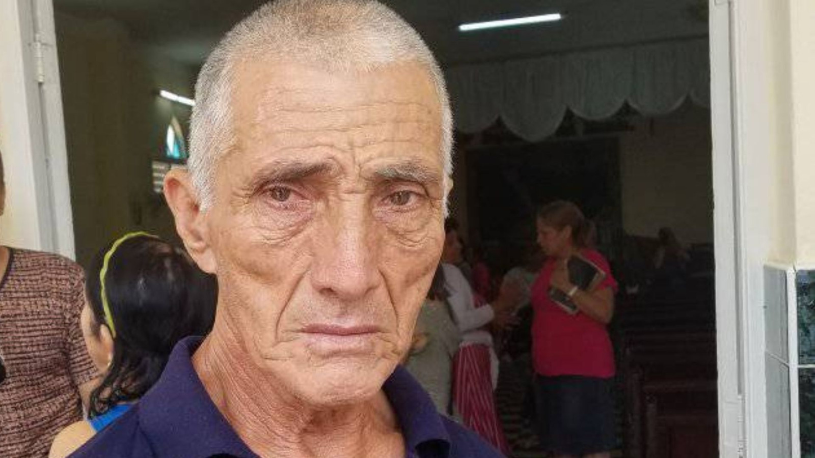 Asaltan a un anciano que custodia iglesia en Cuba: “Iban a desnudarlo”