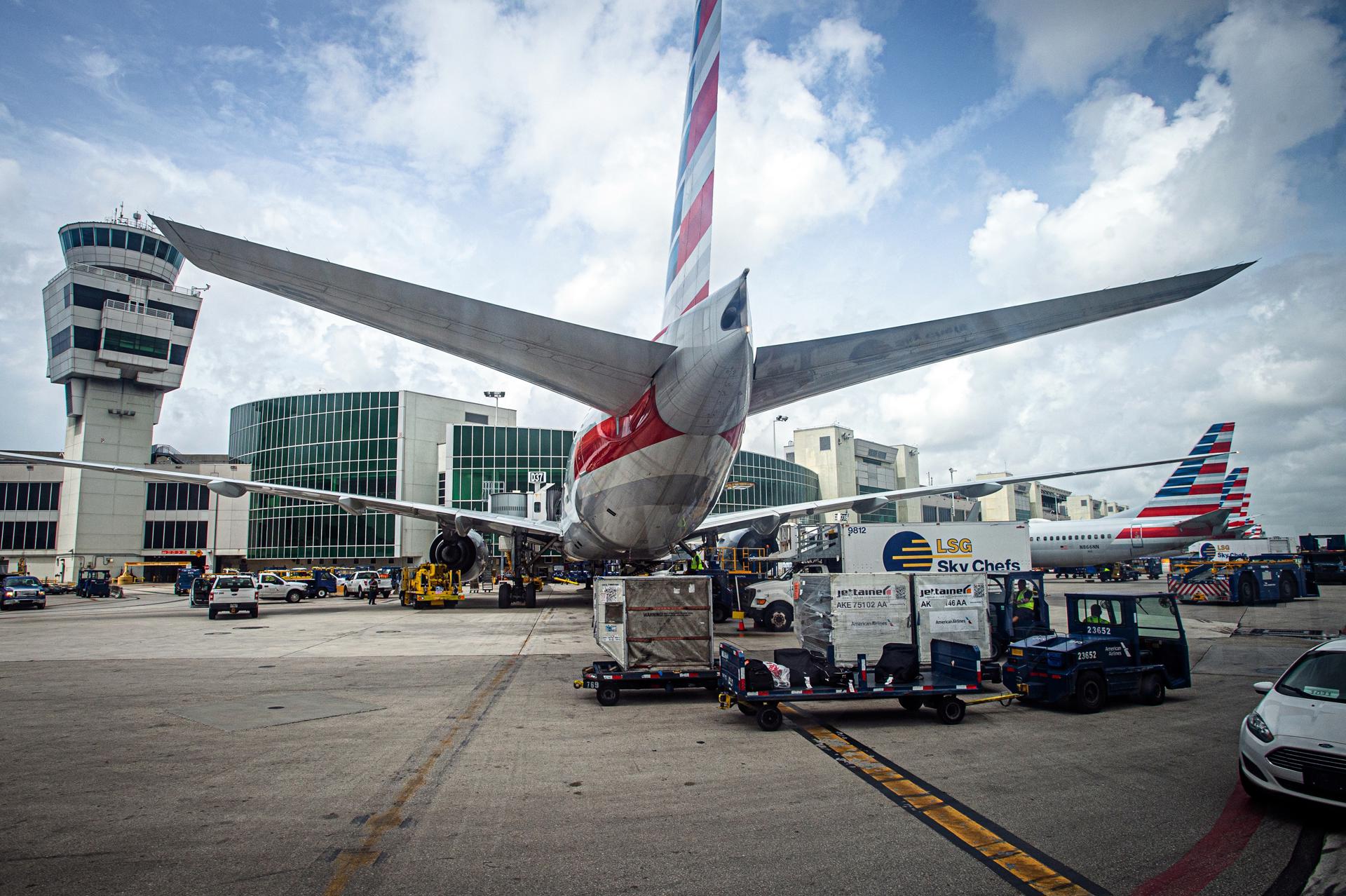 Aviso de paquete sospechoso obliga a desembarcar a ocupantes de avión en Miami