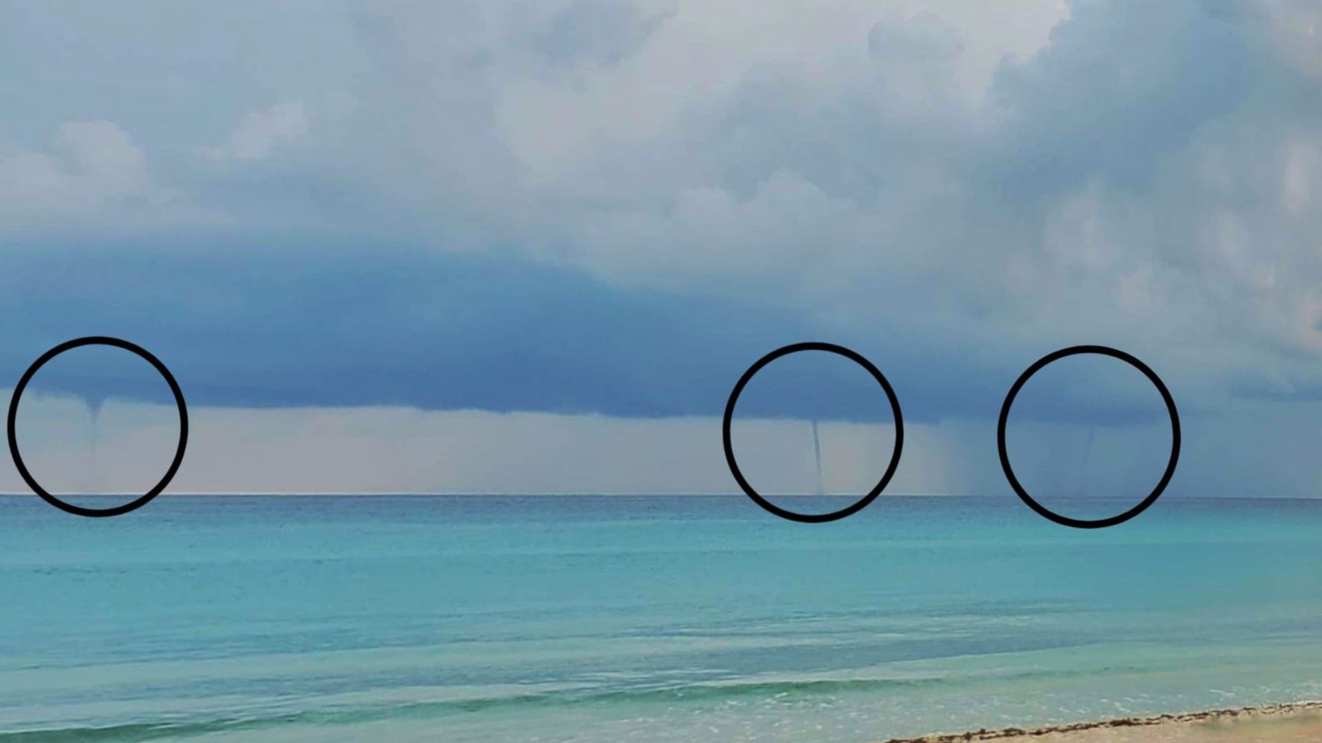 Avistan tres trombas marinas en Varadero