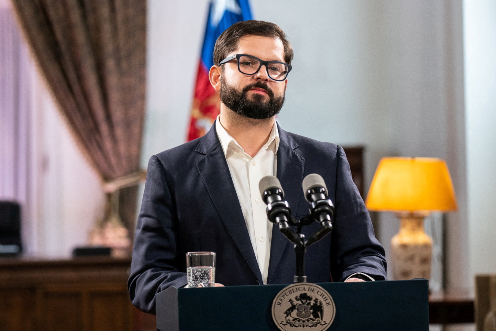 Boric no condena represión en Cuba y pide a Biden levantar sanciones al régimen