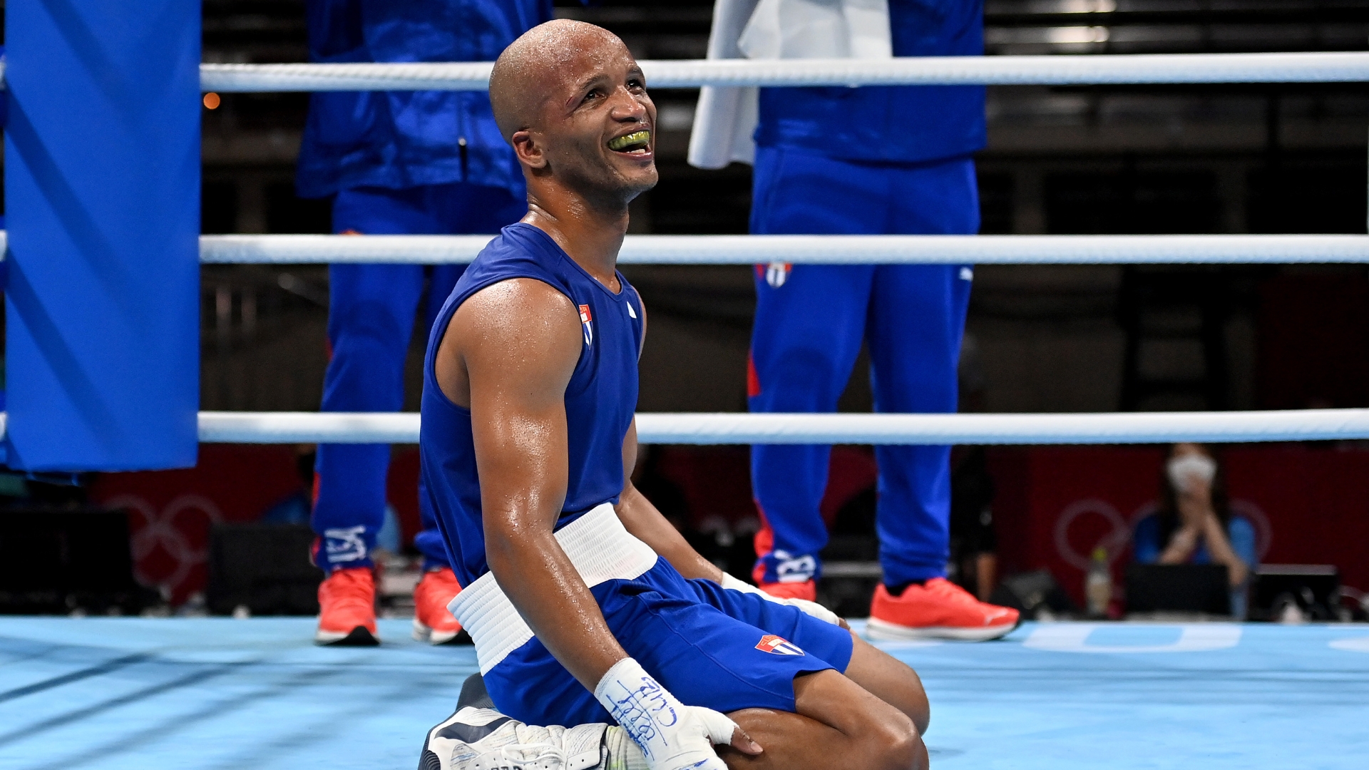 Boxeadores cubanos subastan sus medallas olímpicas por miles de dólares
