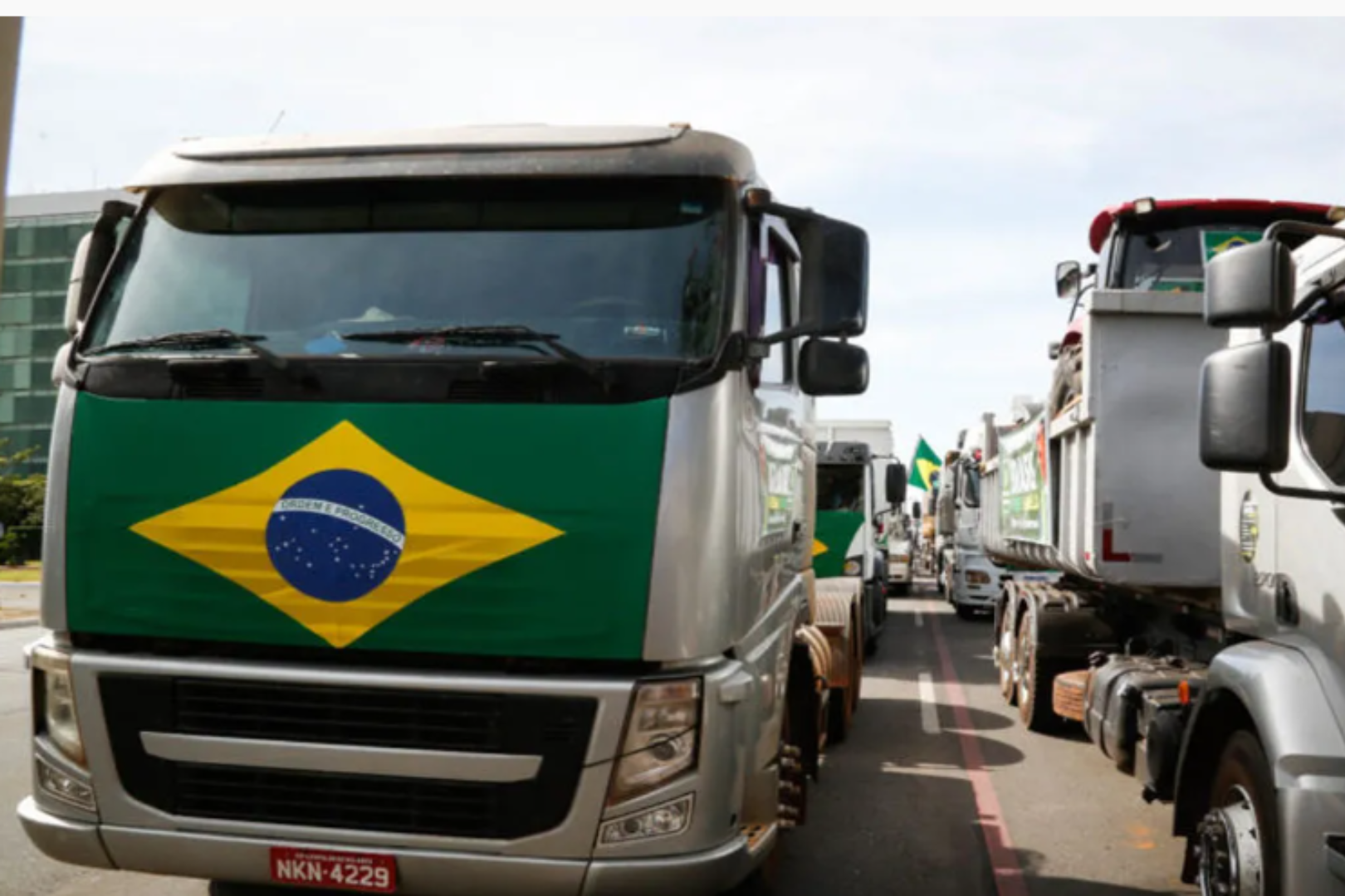 Brasil: camioneros exigen que “Ejército intervenga” contra Lula y el “regreso del comunismo”