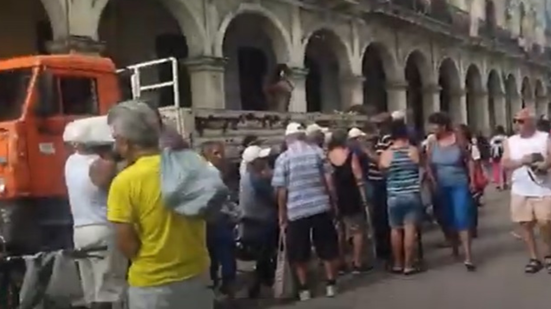 ¿Cómo estuvo la feria alimentaria por el Día de los Padres en La Habana?