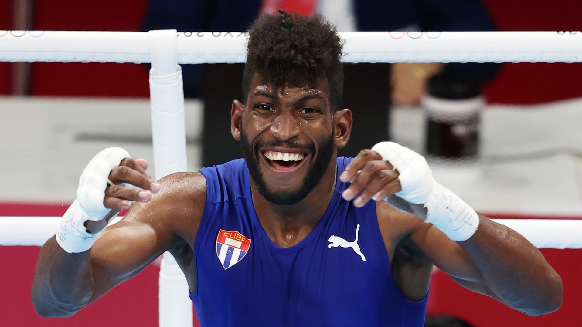 Campeón olímpico de boxeo Andy Cruz logra salir de Cuba