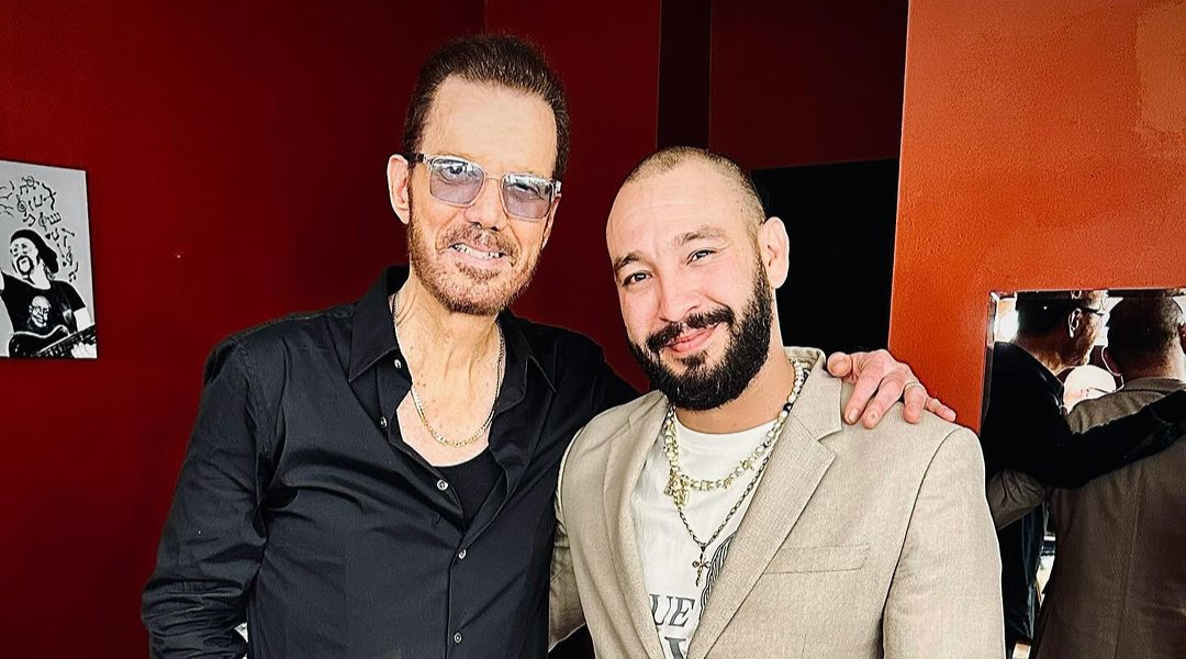 Cantante cubano Emilio Frías “El Niño” comparte un momento especial con Willy Chirino