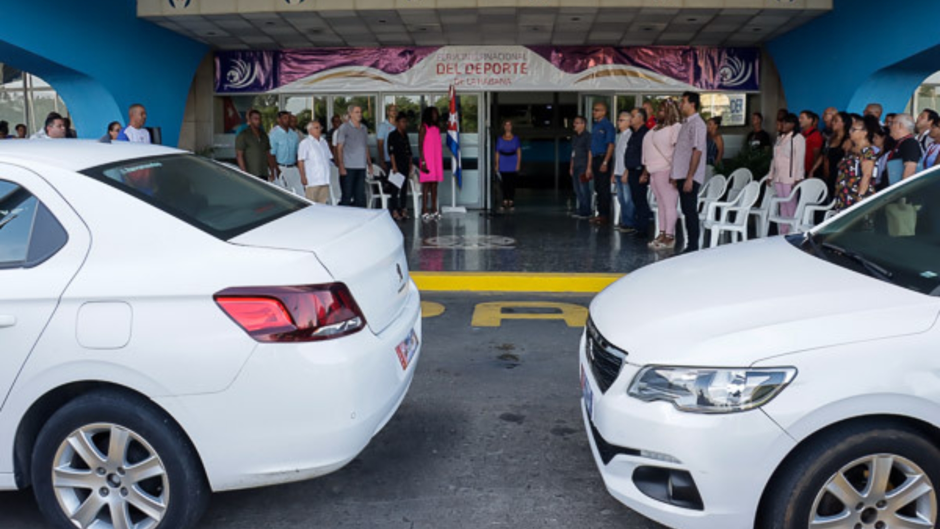 Castrismo regala carros a deportistas y entrenadores en atención a su “conducta política” 
