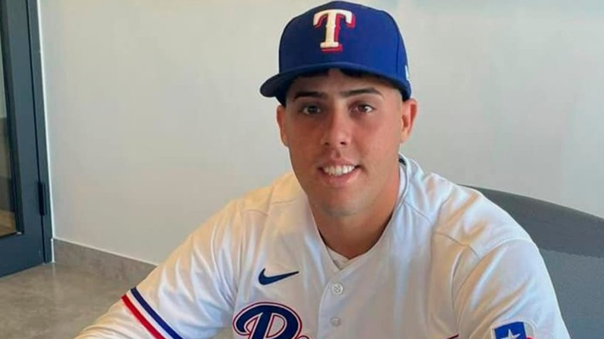 Catcher cubano de 18 años firma con los Rangers de Texas
