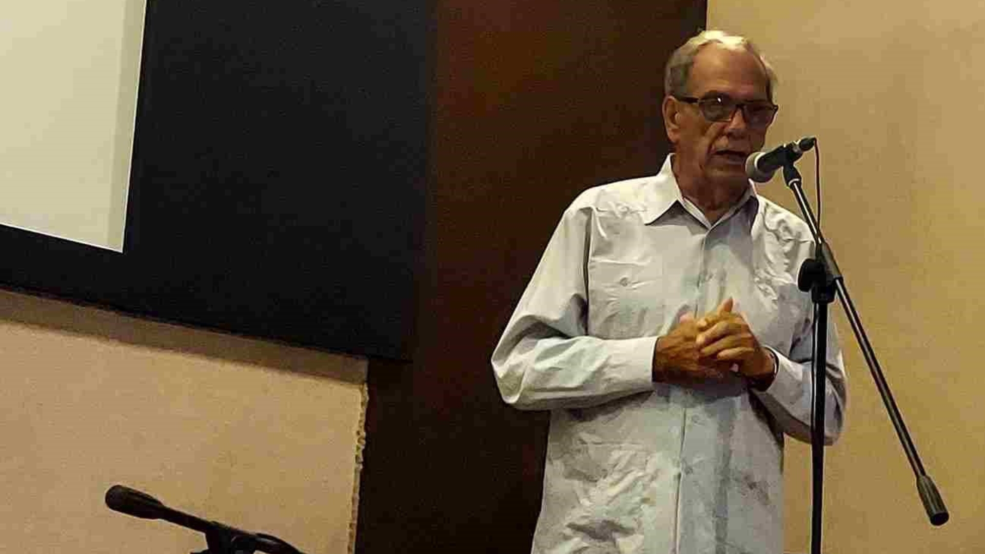 Comentarista deportivo cubano René Navarro: “Vivo como la gente más humilde de este país” 