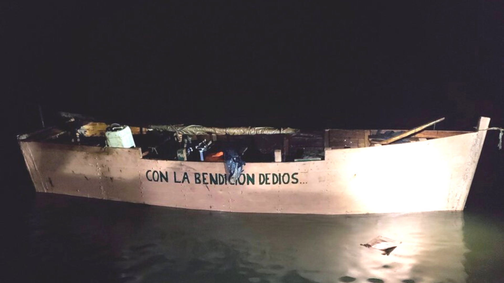 “Con la bendición de Dios”: en Navidad 15 balseros cubanos logran llegar a Florida