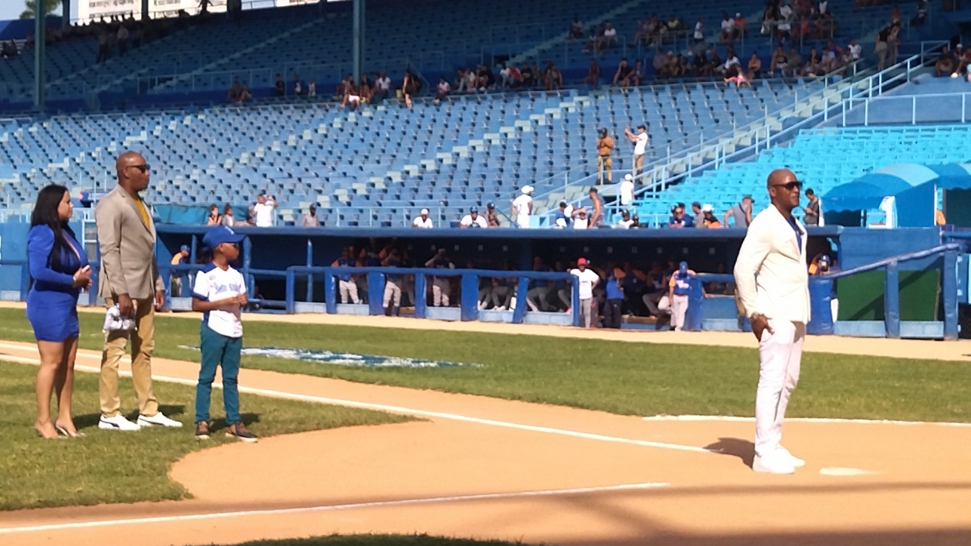 Ícono del industrialismo, Alexander Malleta se retira de la pelota cubana a estadio casi vacío