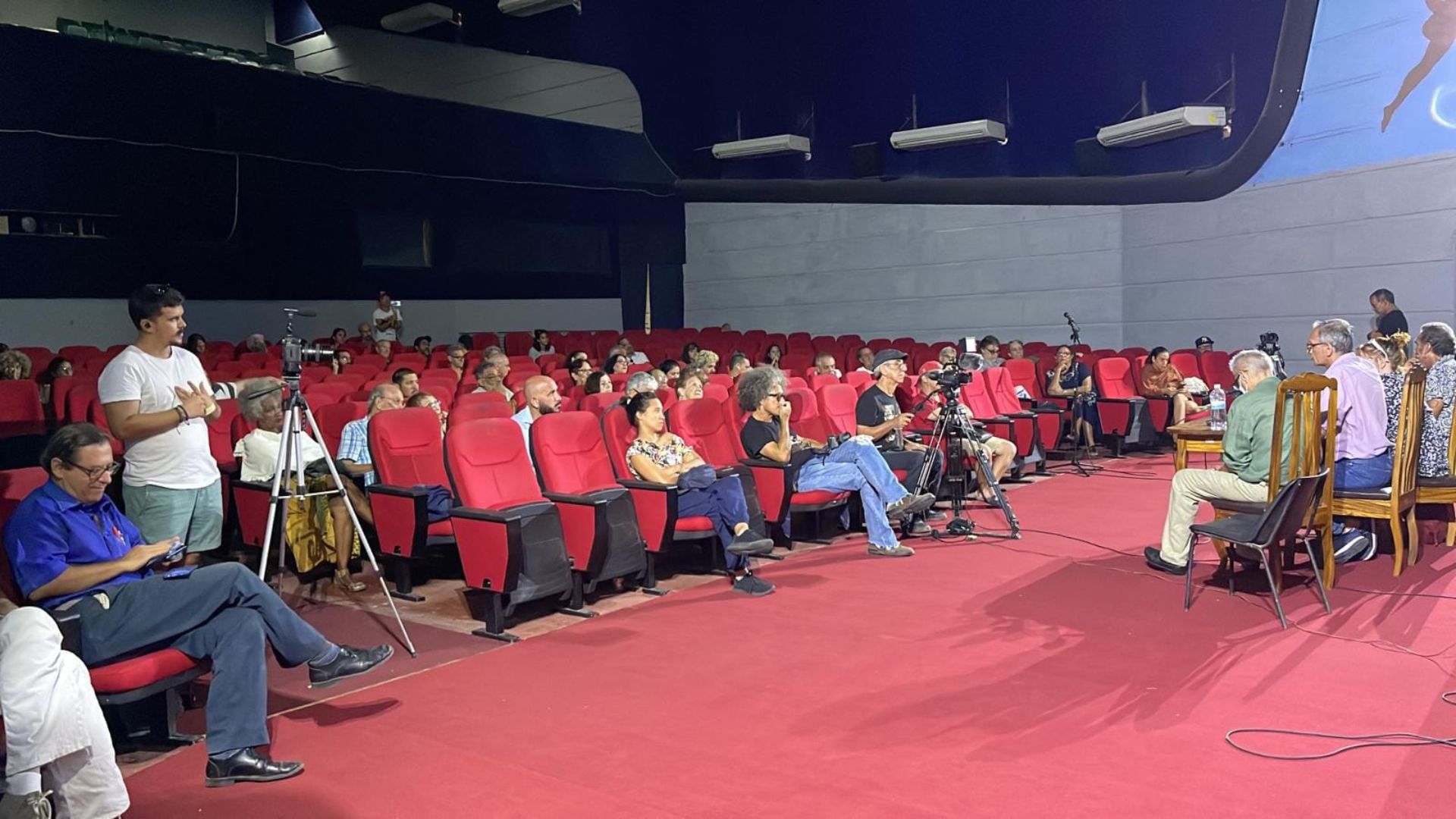 Cortan internet en zona donde se celebra reunión de cineastas cubanos