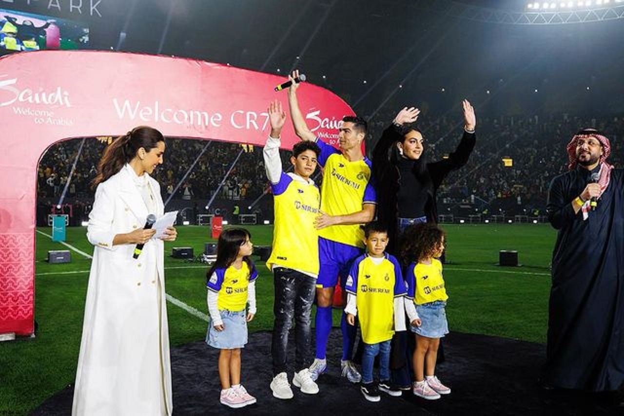 ¿CR7 y Georgina podrán vivir juntos en Riad sin estar casados? Ella deberá cambiar su vestimenta en Arabia Saudita