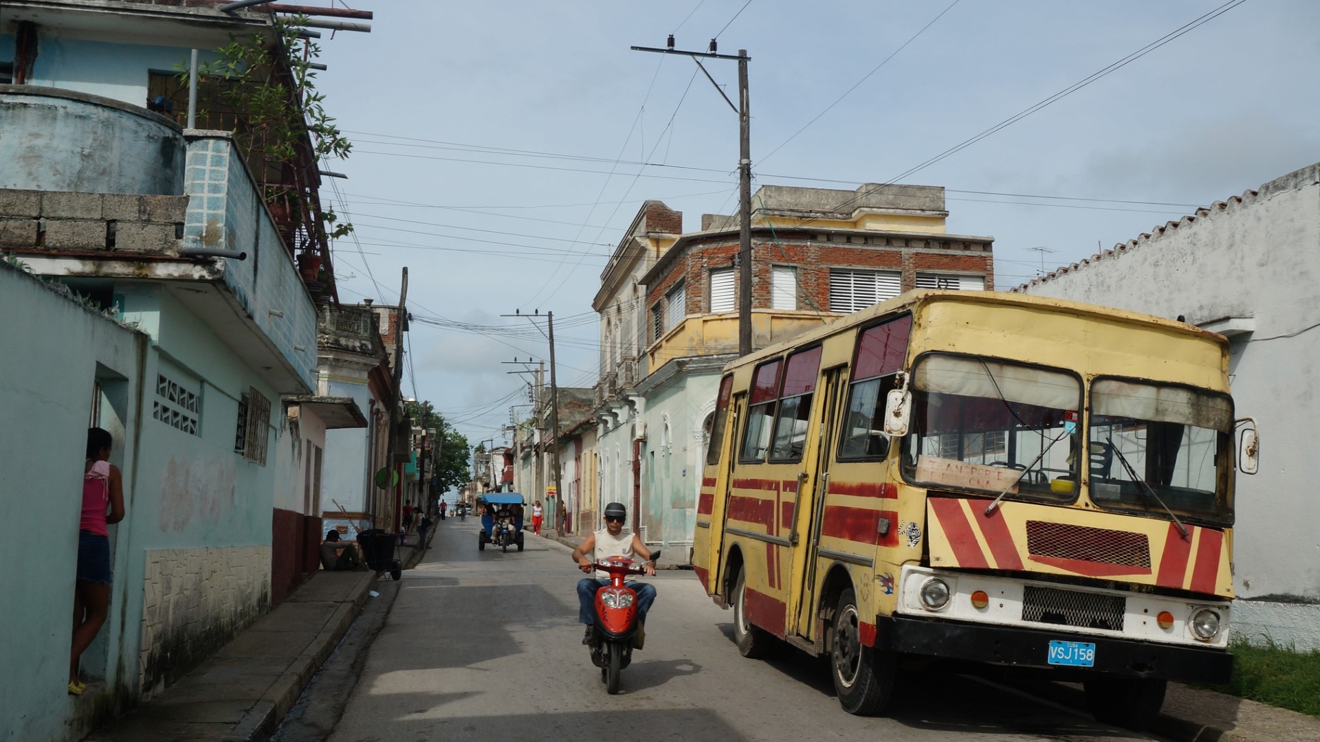 Crisis migratoria aumenta ocupación de viviendas en Cuba, según el régimen