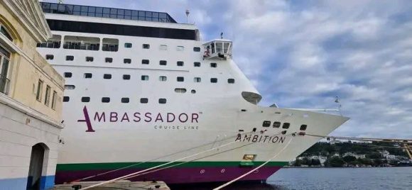 Crucero llega a La Habana entre apagones y crisis del turismo