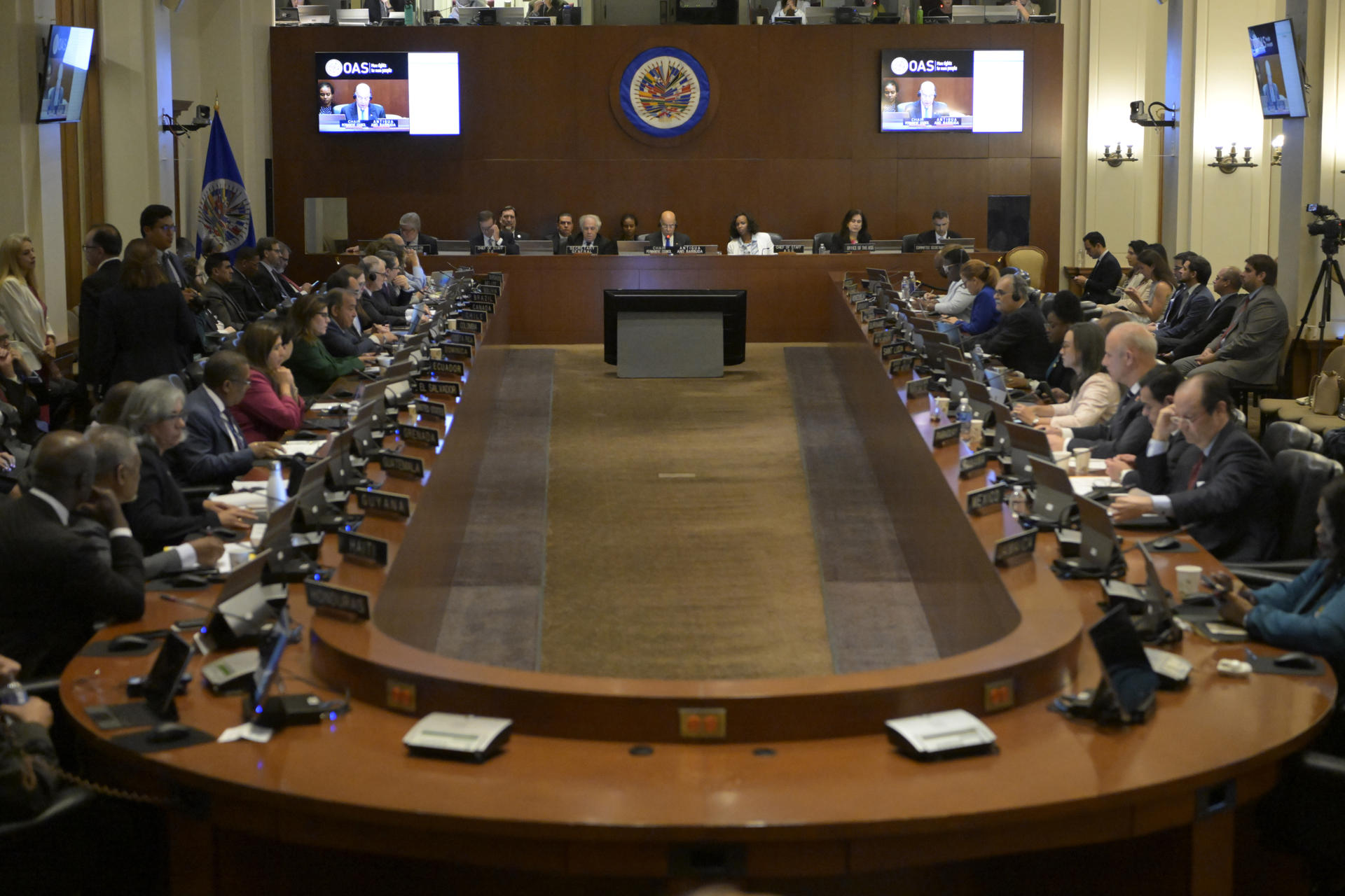 Cuba califica de "injerencista" la resolución de la OEA que exige transparencia en elecciones de Venezuela