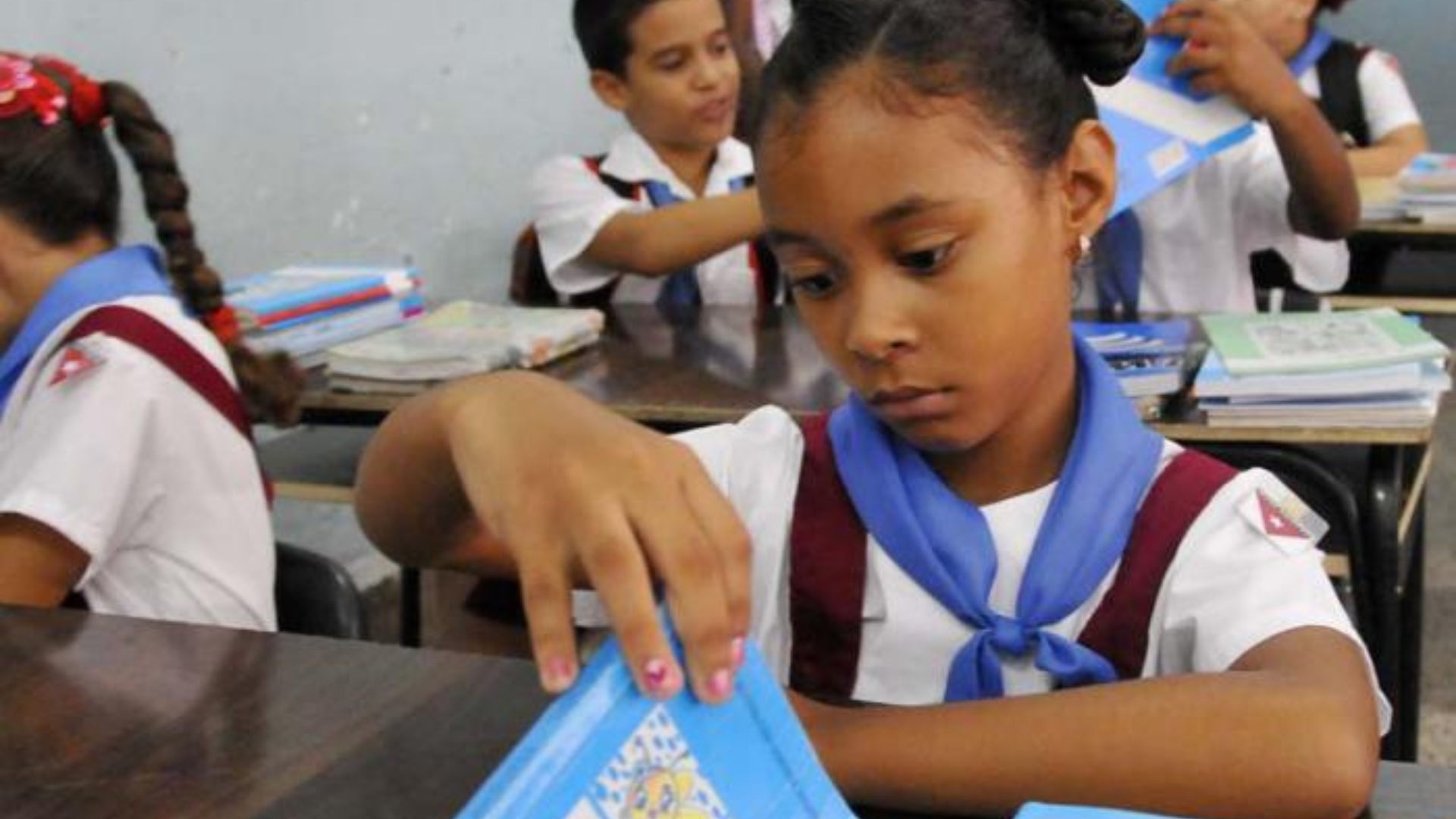 Cuba: no hay papel ni para los materiales escolares