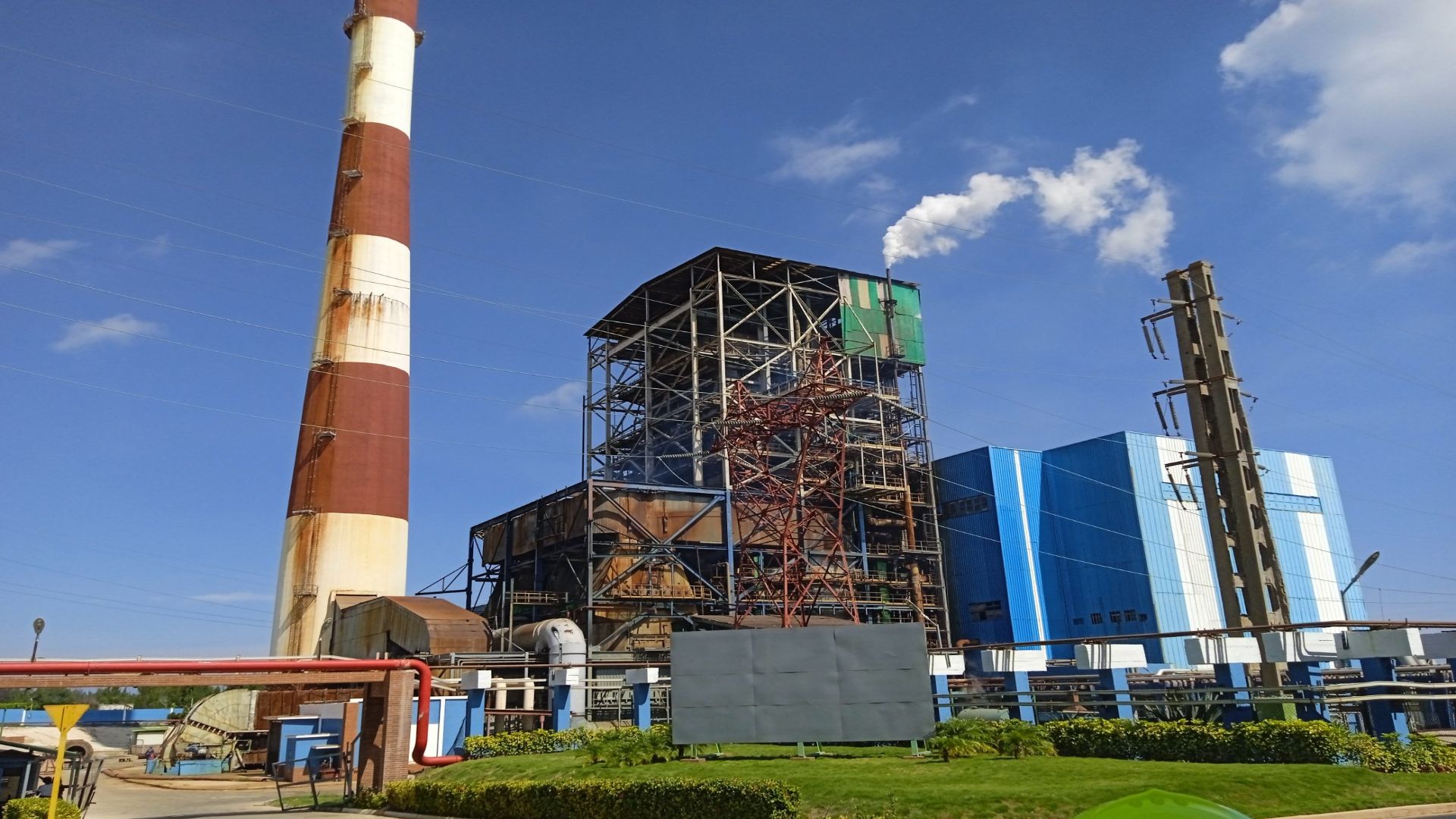  Cuba restablece 700 MW de Electricidad en plena crisis energética