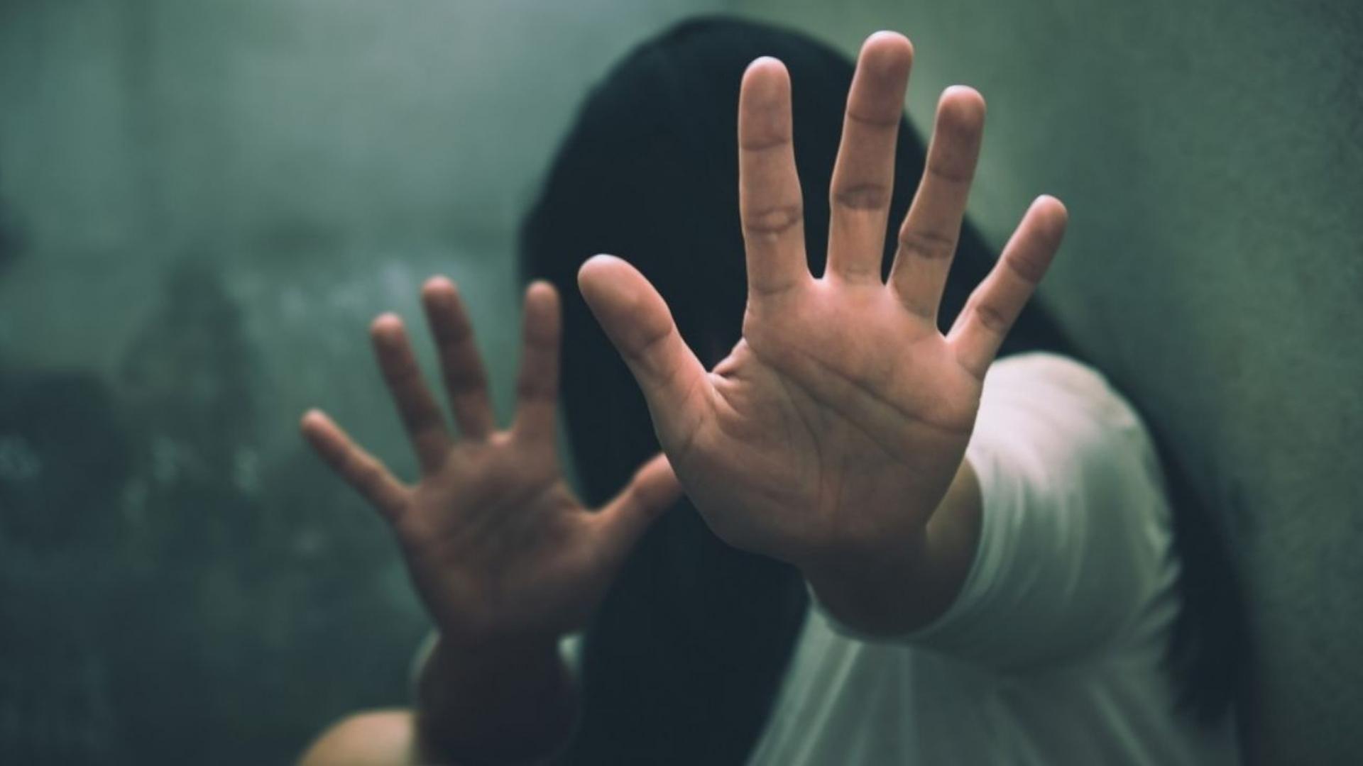 Cubana amarraba a hija de 10 años con retraso mental para que tuviera relaciones con hombres
