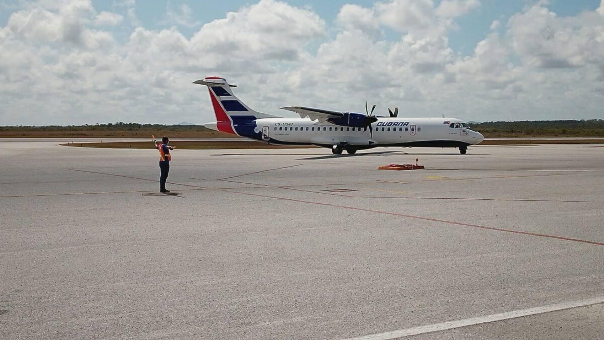 Cubana de Aviación suspende vuelos a la Isla de la Juventud por tormenta Idalia