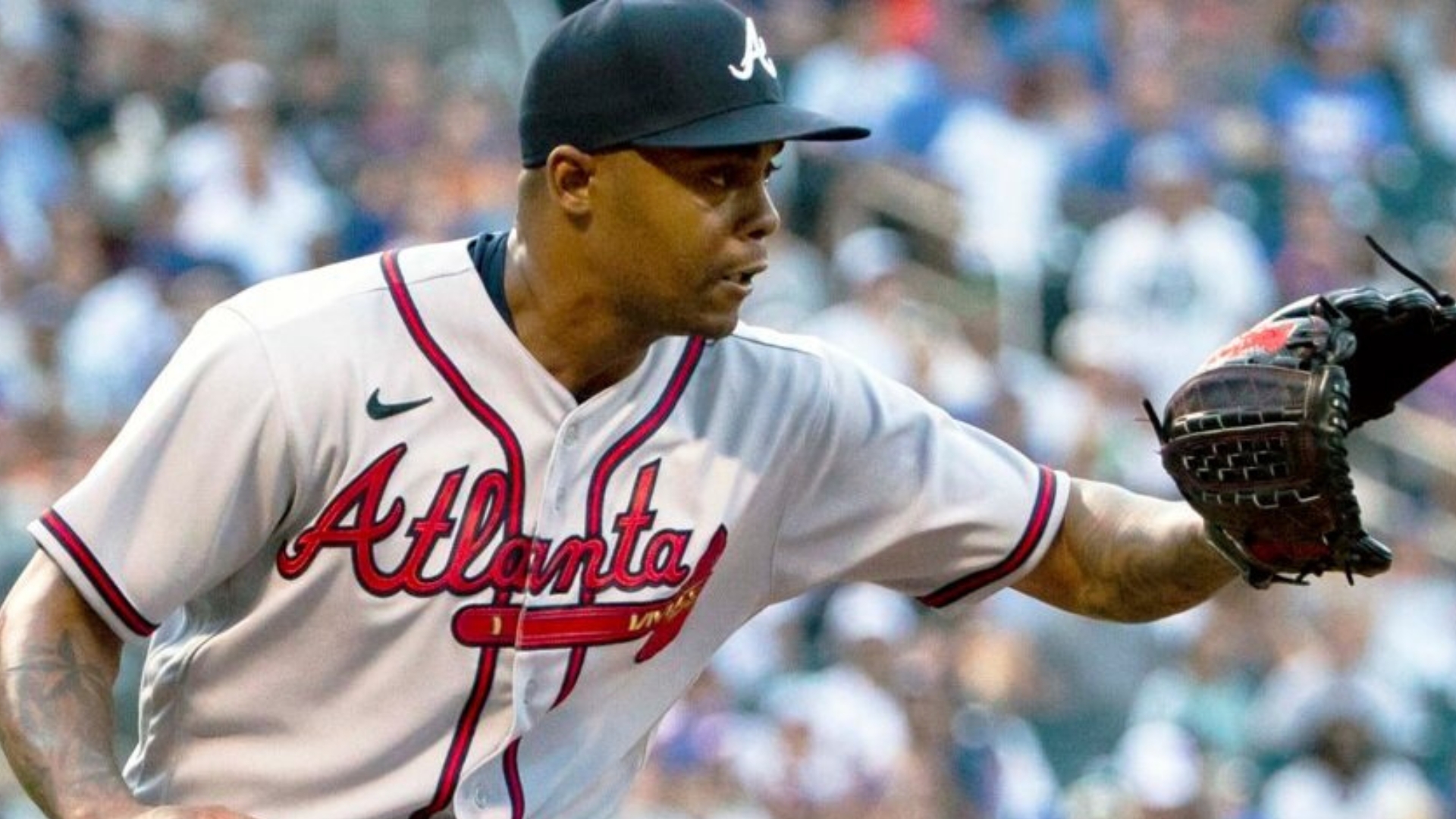 Cubano Raisel Iglesias es elegido “relevista de agosto” en la Nacional de MLB