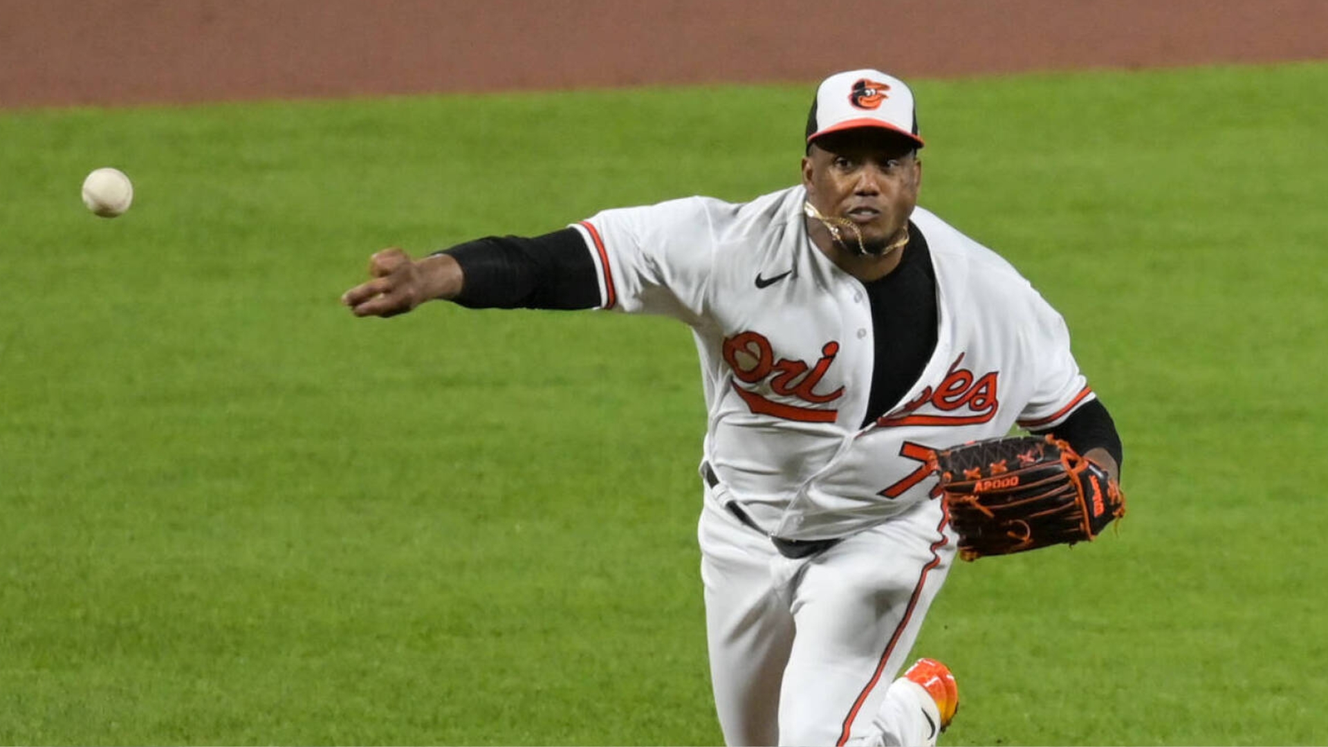 Cubano Yennier Cano sigue intocable en Grandes Ligas