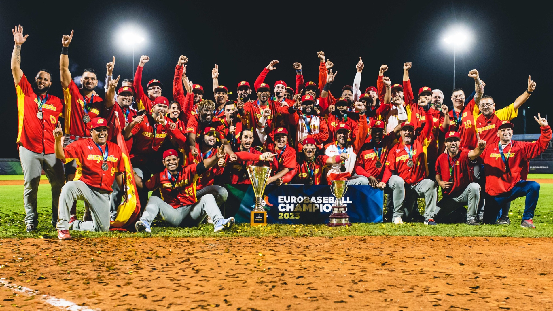 Cubanos hacen historia con España en el Europeo de béisbol