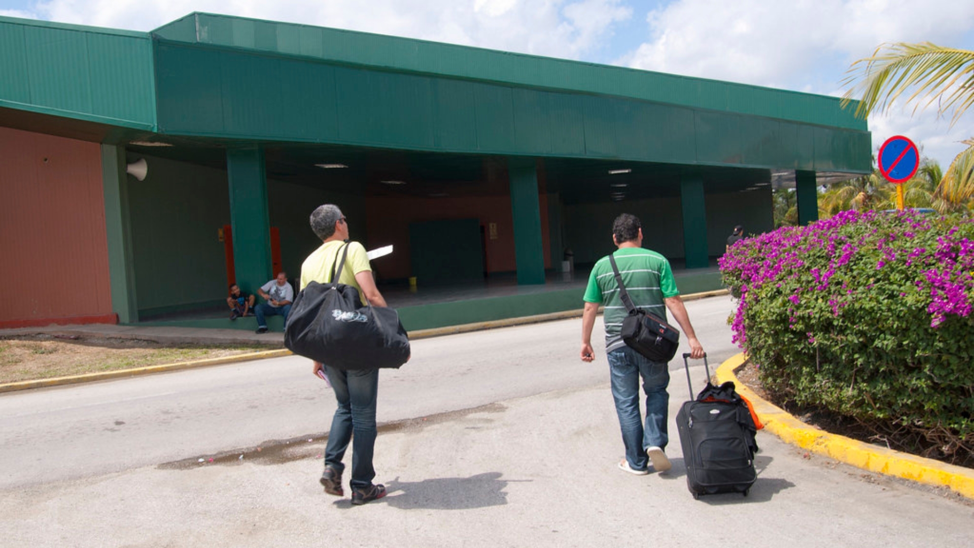 Cubanos "patrocinados" pueden solicitar ayudas del gobierno estadounidense