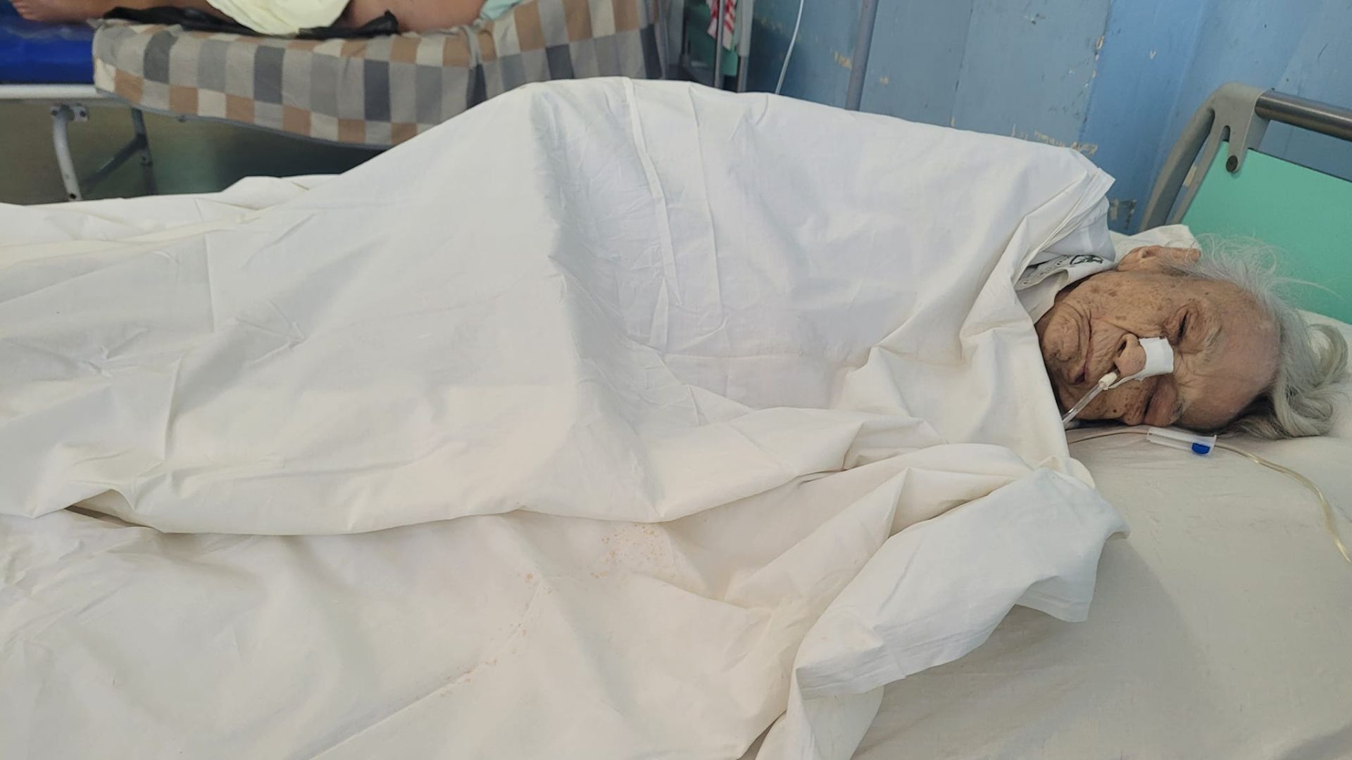 Cubanos se unen para apoyar a anciana abandonada por el régimen