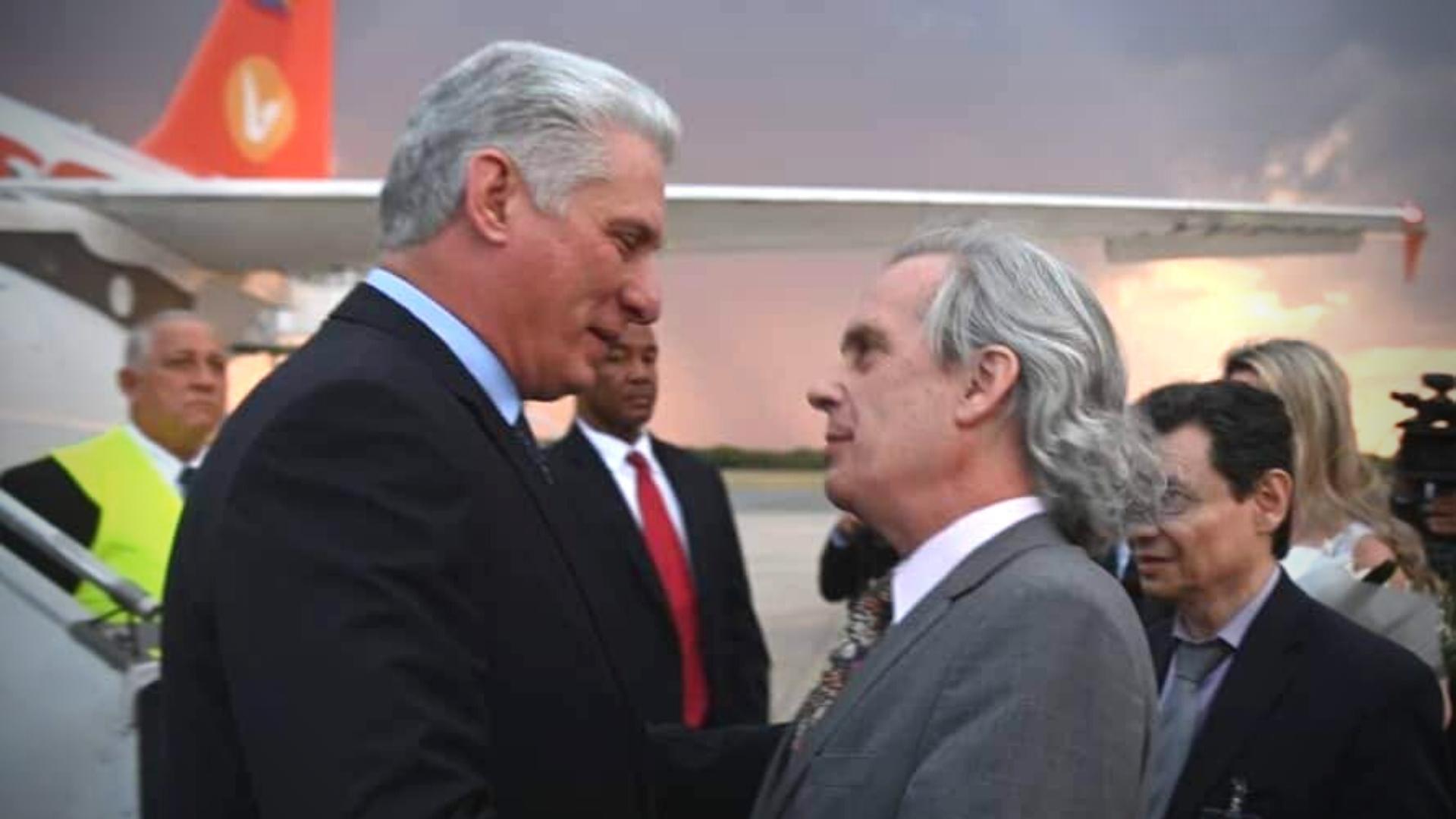 Díaz-Canel llega a Argentina en medio de críticas a "dictadores" invitados a cumbre de CELAC