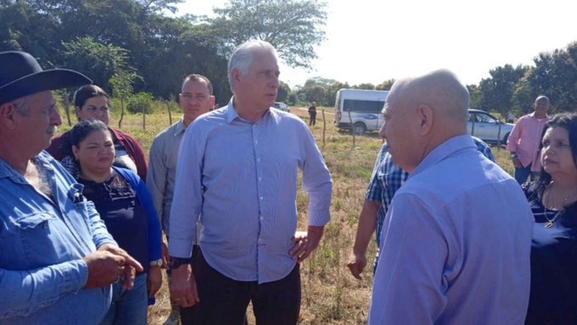 Díaz-Canel llega a Cienfuegos, en medio de apagones de más de 30 horas