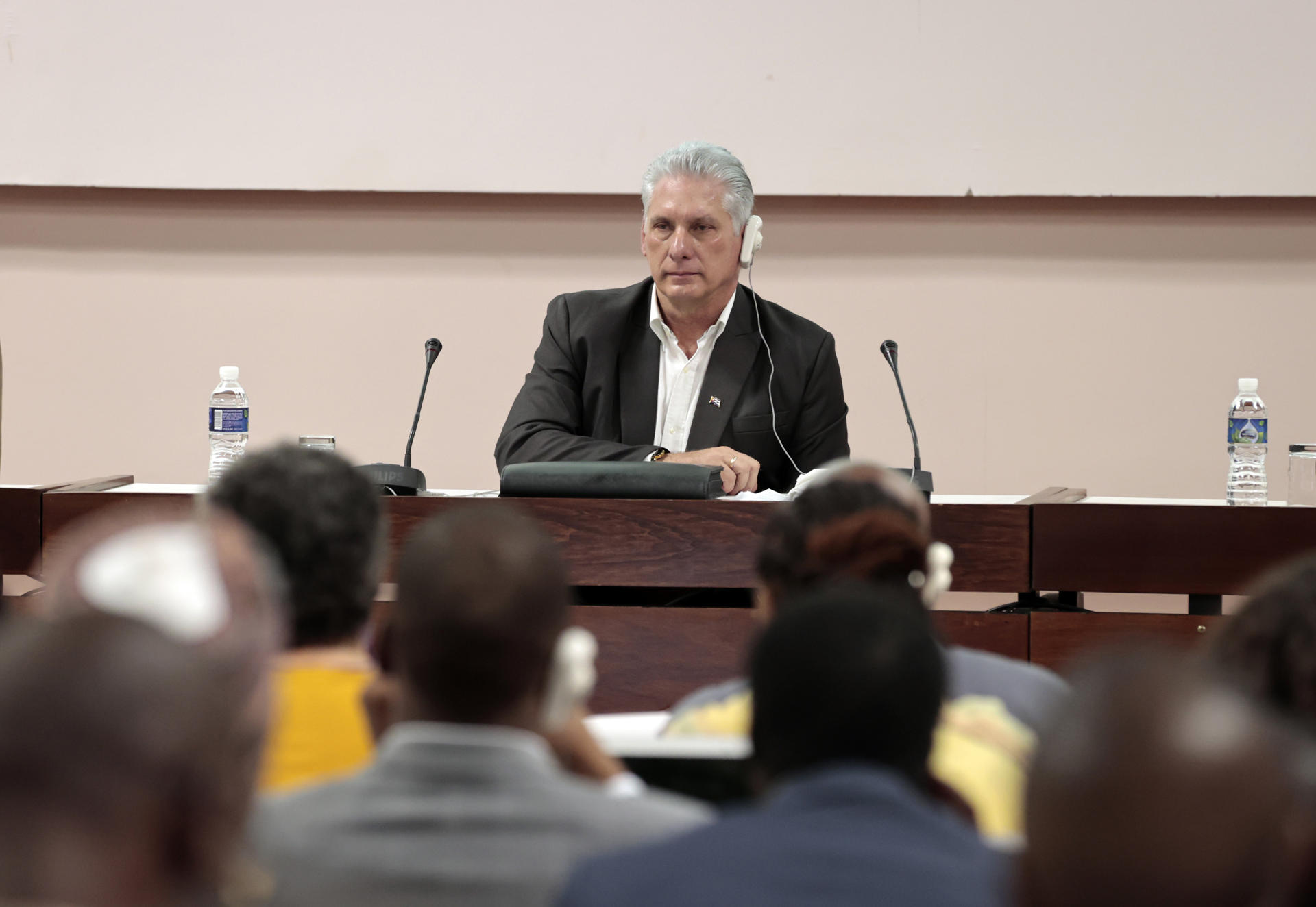 Díaz-Canel promete "cambios profundos" en Cuba después que pase la crisis
